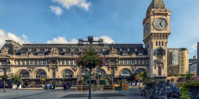 Paris Gare de Lyon - Equipement de la personne / Accessoires Equipement de la maison / Hygiène beauté